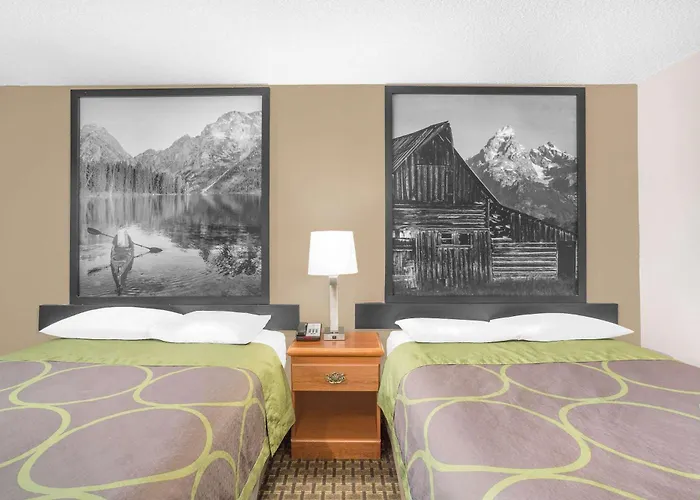 Super 8 By Wyndham Motel Riverton