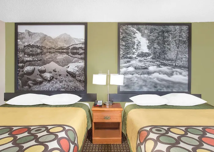 Super 8 By Wyndham Motel 2*