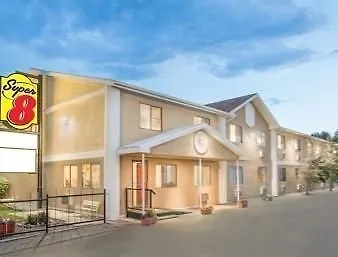 Super 8 By Wyndham Riverton