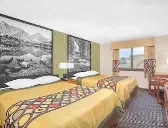 Super 8 By Wyndham Riverton