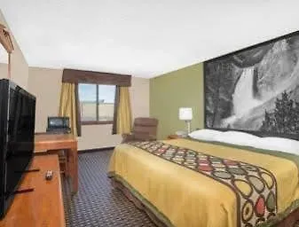 Super 8 By Wyndham Riverton